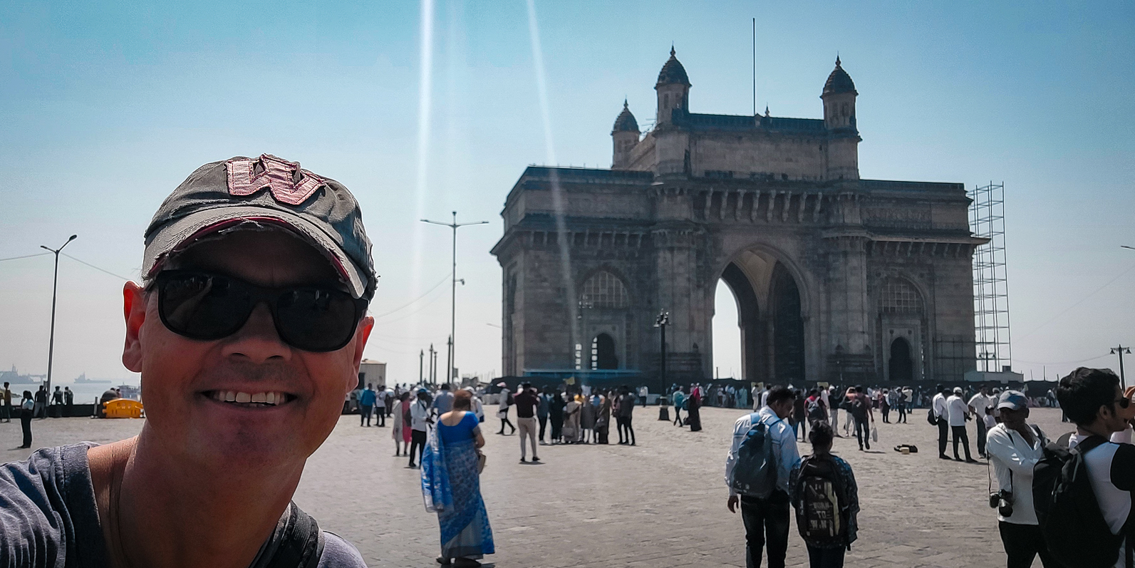 <span  class="uc_style_uc_tiles_grid_image_elementor_uc_items_attribute_title" style="color:#ffffff;">Gateway of India</span>