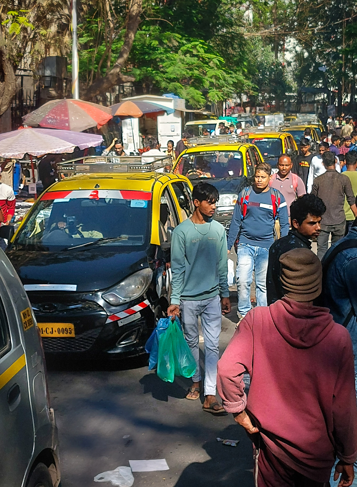 <span  class="uc_style_uc_tiles_grid_image_elementor_uc_items_attribute_title" style="color:#ffffff;">Mumbai: street life</span>