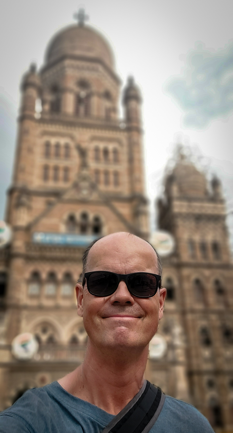 <span  class="uc_style_uc_tiles_grid_image_elementor_uc_items_attribute_title" style="color:#ffffff;">the solo traveller in Mumbai :-0</span>